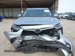 2022 Toyota Highlander XLE z VIN 5TDGZRAH8NS090208, wystawiony jako IAAI lot #41711763 z przebiegiem 64 843 mil mil oraz . Historia ofert i sprzedaży dostępna na DreamBid. Obrazek 12.