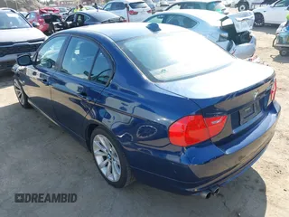 2011 BMW 3 Series 328i with VIN WBAPH5G59BNM72013, listed as a IAAI auction lot 41970086 with 71,408 mi miles. Bid and sale history available at carsss.com. Image 3.