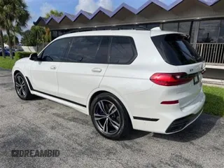 2021 BMW X7 M50i z VIN 5UXCX6C01M9D99785, wystawiony jako Copart lot #59682835 z przebiegiem 21 754 mil mil oraz Szkoda całkowita • Salvage title. Historia ofert i sprzedaży dostępna na DreamBid. Obrazek 3.
