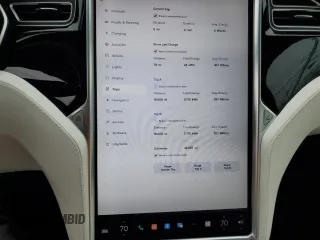 2017 Tesla Model S 100D with VIN 5YJSA1E20HF190126, listed as a Copart auction lot 60087655 with 42,025 mi miles and Salvage title. Bid and sale history available at DreamBid. Image 9.