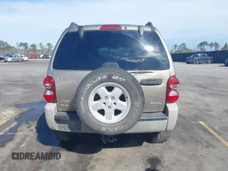 2007 Jeep Liberty Sport with VIN 1J4GL48K47W537636, listed as a IAAI auction lot 41740319 with 237,826 mi miles. Bid and sale history available at carsss.com. Image 16.
