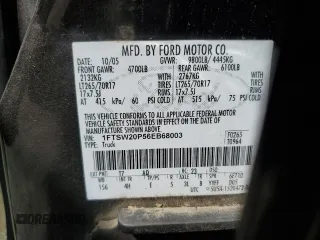 2006 Ford F-250 XL с VIN 1FTSW20P56EB68003, выставлен на аукционе Copart как лот 50697015 с пробегом 203 006 миль миль и Списание • Salvage title. История ставок и продаж доступна на DreamBid. Изображение 13.