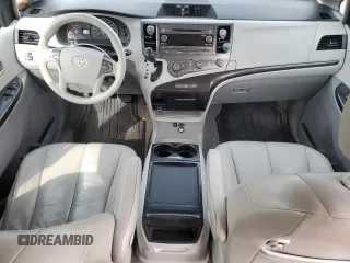 2011 Toyota Sienna LE AAS z VIN 5TDKK3DC4BS041885, wystawiony jako Copart lot #54929275 z przebiegiem 214 342 mil mil oraz Szkoda całkowita • Salvage title. Historia ofert i sprzedaży dostępna na DreamBid. Obrazek 8.