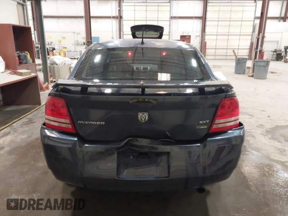 2008 Dodge Avenger SXT z VIN 1B3LC56R08N579174, wystawiony jako IAAI lot #41964299 z przebiegiem 124 540 mil mil oraz . Historia ofert i sprzedaży dostępna na DreamBid. Obrazek 16.