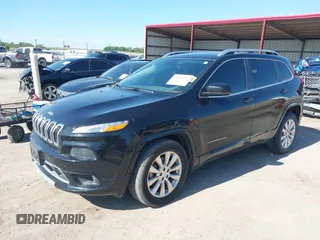 2017 Jeep Cherokee Overland с VIN 1C4PJMJS1HW645039, выставлен на аукционе IAAI как лот 42322935 с пробегом 84 117 миль миль и . История ставок и продаж доступна на DreamBid. Изображение 2.