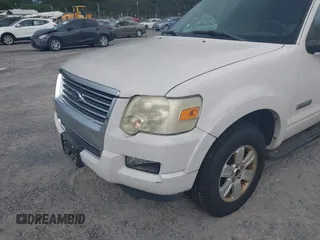 2008 Ford Explorer XLT z VIN 1FMEU73E38UA19636, wystawiony jako IAAI lot #42830537 z przebiegiem 184 548 mil mil oraz . Historia ofert i sprzedaży dostępna na DreamBid. Obrazek 6.
