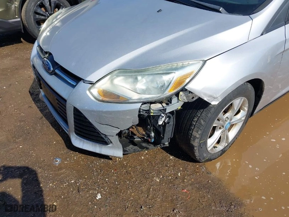 2012 Ford Focus SE with VIN 1FAHP3F2XCL152921, listed as a IAAI auction lot 41962319 with 149,910 mi miles. Bid and sale history available at carsss.com. Image 6.