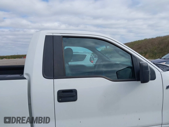 2013 Ford F-150 XL with VIN 1FTMF1EM1DKF11213, listed as a IAAI auction lot 40984100 with 117,793 mi miles. Bid and sale history available at carsss.com. Image 8.