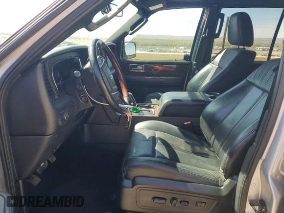 2015 Lincoln Navigator z VIN 5LMJJ3HT9FEJ02435, wystawiony jako Copart lot #49394715 z przebiegiem 117 734 mil mil oraz Czysty tytuł • Clean title. Historia ofert i sprzedaży dostępna na DreamBid. Obrazek 7.