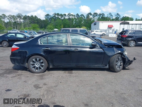 2010 Hyundai Genesis with VIN KMHGC4DE8AU076185, listed as a IAAI auction lot 41996812 with 147,645 mi miles. Bid and sale history available at carsss.com. Image 13.