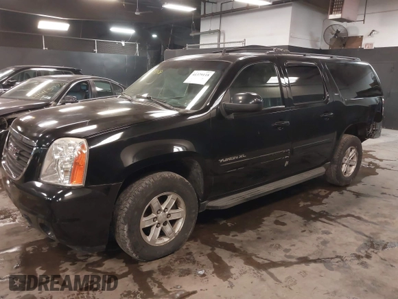 2013 GMC Yukon XL SLT with VIN 1GKS2KE76DR301365, listed as a IAAI auction lot 41379118 with 108,569 mi miles. Bid and sale history available at carsss.com. Image 2.
