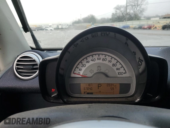 2012 Smart fortwo Pure with VIN WMEEJ3BAXCK568065, listed as a Copart auction lot 84398194 with 73,989 mi miles and Clean title. Bid and sale history available at DreamBid. Image 9.