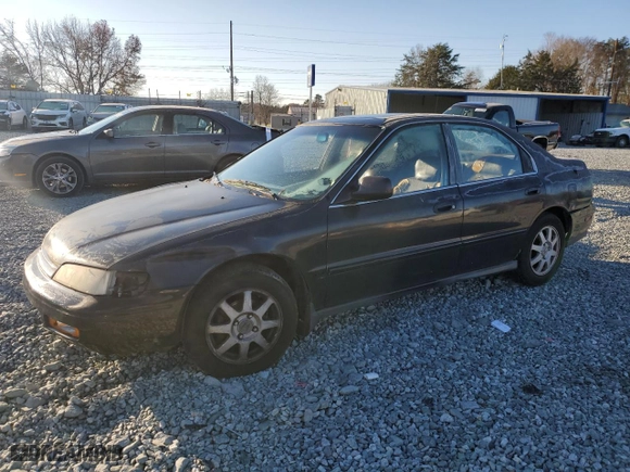 1994 Honda Accord EX w/Leather with VIN 1HGCD5666RA025696, listed as a Copart auction lot 82838644 with 269,181 mi miles and Salvage Title. Bid and sale history available at carsss.com. Image 1.