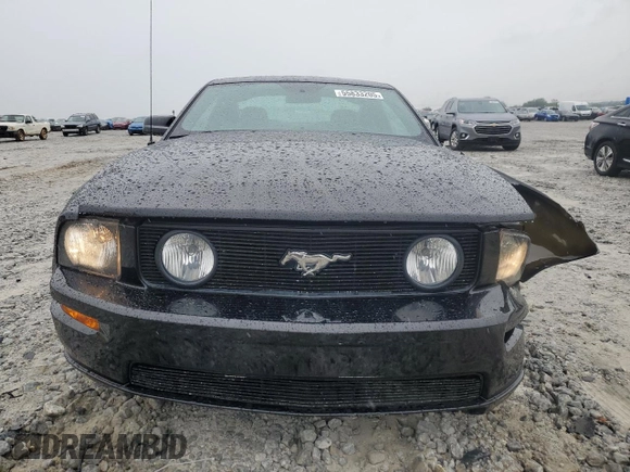 2006 Ford Mustang GT Deluxe z VIN 1ZVHT82H265242972, wystawiony jako Copart lot #55833205 z przebiegiem 53 375 mil mil oraz Szkoda całkowita • Salvage title. Historia ofert i sprzedaży dostępna na DreamBid. Obrazek 5.