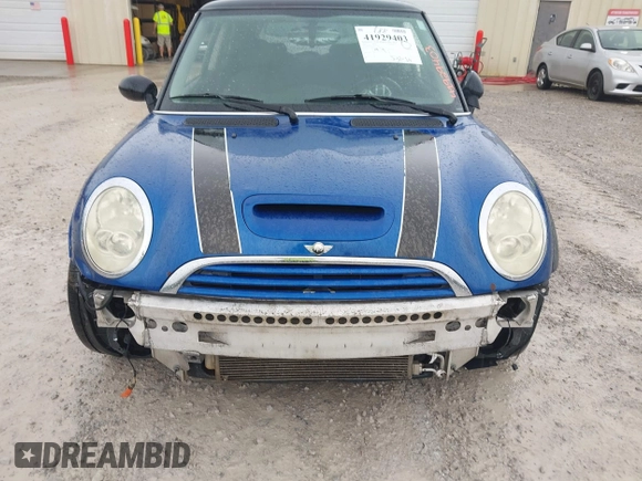 2005 MINI Hardtop S with VIN WMWRE33415TG95331, listed as a IAAI auction lot 41929403 with 216,181 mi miles and . Bid and sale history available at DreamBid. Image 6.