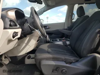2018 Chrysler Pacifica Touring Plus with VIN 2C4RC1FG8JR126106, listed as a Copart auction lot 51333145 with 138,137 mi miles and Salvage Title. Bid and sale history available at carsss.com. Image 7.