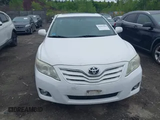 2011 Toyota Camry LE z VIN 4T1BK3EK6BU623628, wystawiony jako IAAI lot #42297914 z przebiegiem 189 562 mil mil oraz . Historia ofert i sprzedaży dostępna na DreamBid. Obrazek 12.