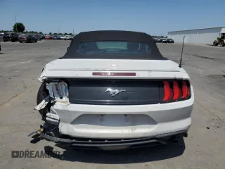 2020 Ford Mustang EcoBoost z VIN 1FATP8UH9L5111800, wystawiony jako Copart lot #59817955 z przebiegiem 79 304 mil mil oraz Czysty tytuł • Clean title. Historia ofert i sprzedaży dostępna na DreamBid. Obrazek 6.