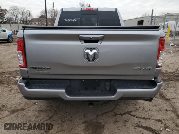 2022 Ram 1500 Big Horn z VIN 1C6RRFFG9NN402461, wystawiony jako Copart lot #45080115 z przebiegiem 34 011 mil mil oraz Szkoda całkowita • Salvage title. Historia ofert i sprzedaży dostępna na DreamBid. Obrazek 6.
