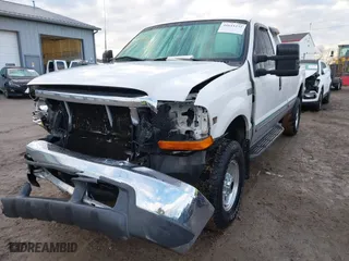 1999 Ford Super Duty F-250 XL with VIN 1FTNX21F7XEB78484, listed as a IAAI auction lot 41641232 with 176,395 mi miles. Bid and sale history available at carsss.com. Image 17.
