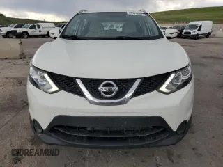 2017 Nissan Rogue SV with VIN JN1BJ1CP5HW010989, listed as a Copart auction lot 59119805 with 82,632 mi miles and Salvage title. Bid and sale history available at DreamBid. Image 5.
