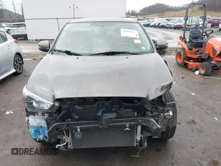 2019 Mitsubishi Outlander ES z VIN JA4AR3AU8KU032942, wystawiony jako IAAI lot #41018878 z przebiegiem 102 263 mil mil oraz . Historia ofert i sprzedaży dostępna na DreamBid. Obrazek 13.