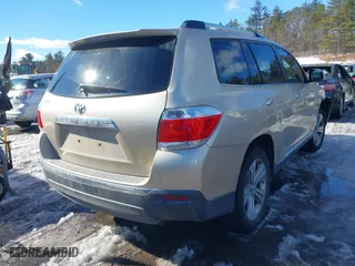 2013 Toyota Highlander Limited with VIN 5TDYK3EH5DS099723, listed as a IAAI auction lot 41565089 with 75,207 mi miles. Bid and sale history available at carsss.com. Image 4.