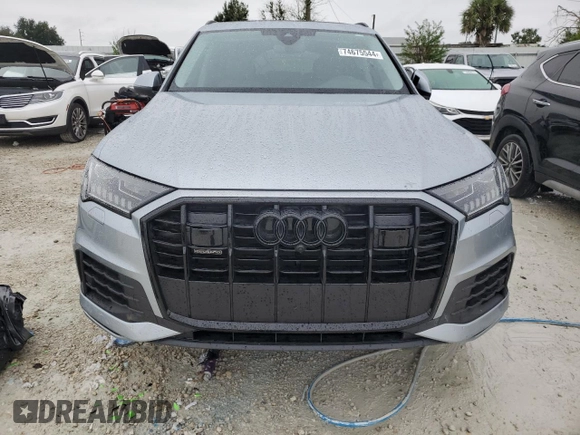 2024 Audi Q7 Premium Plus with VIN WA1LCBF74RD009644, listed as a Copart auction lot 74675544 with 916 mi miles and Non Repairable. Bid and sale history available at carsss.com. Image 5.
