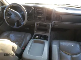 2003 Chevrolet Suburban LT with VIN 3GNGK26U13G239207, listed as a Copart auction lot 83342214 with 147,511 mi miles and Salvage Title. Bid and sale history available at carsss.com. Image 8.