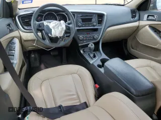 2011 Kia Optima LX z VIN KNAGM4A71B5056974, wystawiony jako Copart lot #54190885 z przebiegiem 53 768 mil mil oraz Szkoda całkowita • Salvage title. Historia ofert i sprzedaży dostępna na DreamBid. Obrazek 8.