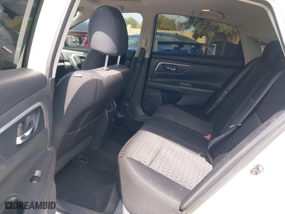 2018 Nissan Altima 2.5 SV with VIN 1N4AL3AP4JC186544, listed as a IAAI auction lot 41892390 with 113,384 mi miles. Bid and sale history available at carsss.com. Image 8.