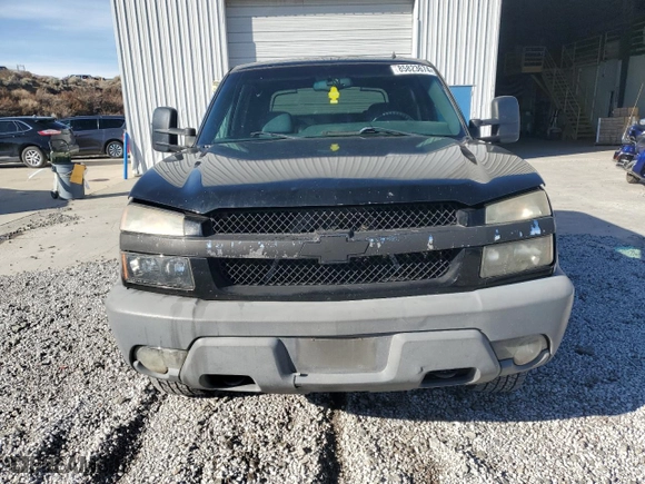 2002 Chevrolet Avalanche with VIN 3GNEK13T02G101427, listed as a Copart auction lot 85823674 with 0 mi miles and Salvage Title. Bid and sale history available at carsss.com. Image 5.