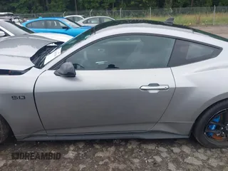 2024 Ford Mustang GT z VIN 1FA6P8CF2R5411281, wystawiony jako IAAI lot #42443350 z przebiegiem 16 946 mil mil oraz . Historia ofert i sprzedaży dostępna na DreamBid. Obrazek 15.