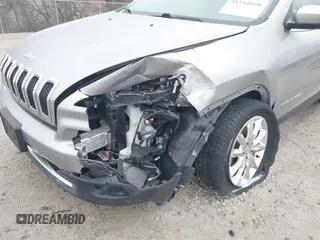 2017 Jeep Cherokee Limited with VIN 1C4PJLDB2HW517656, listed as a IAAI auction lot 41544650 with 143,309 mi miles. Bid and sale history available at carsss.com. Image 6.