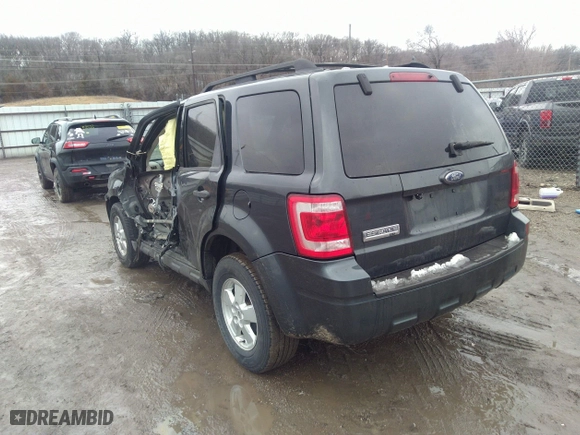 2008 Ford Escape XLT with VIN 1FMCU03148KC05614, listed as a IAAI auction lot 41742231 with 264,599 mi miles. Bid and sale history available at carsss.com. Image 3.