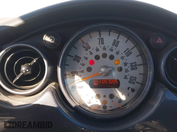 2003 MINI Hardtop with VIN WMWRC33413TC48601, listed as a IAAI auction lot 41418901 with 57,095 mi miles and . Bid and sale history available at DreamBid. Image 7.