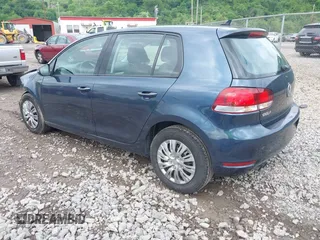 2013 Volkswagen Golf w/Conv & Sunroof z VIN WVWDB7AJ2DW042894, wystawiony jako IAAI lot #42251852 z przebiegiem 87 747 mil mil oraz . Historia ofert i sprzedaży dostępna na DreamBid. Obrazek 3.