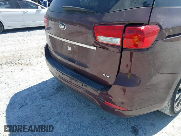 2015 Kia Sedona EX with VIN KNDMC5C19F6018139, listed as a IAAI auction lot 42031165 with 136,484 mi miles. Bid and sale history available at carsss.com. Image 6.