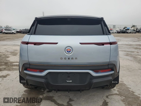 2023 Fisker Ocean Ultra z VIN VCF1UBU2XPG008429, wystawiony jako Copart lot #87039704 z przebiegiem Nie podano mil oraz Nie do naprawy. Historia ofert i sprzedaży dostępna na DreamBid. Obrazek 6.