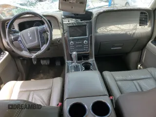 2016 Lincoln Navigator Select z VIN 5LMJJ2HT8GEL06901, wystawiony jako Copart lot #56497005 z przebiegiem 89 930 mil mil oraz Szkoda całkowita • Salvage title. Historia ofert i sprzedaży dostępna na DreamBid. Obrazek 8.