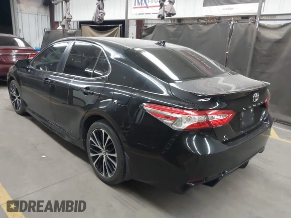 2020 Toyota Camry SE z VIN 4T1G11AK7LU302329, wystawiony jako IAAI lot #42148649 z przebiegiem 46 053 mil mil oraz . Historia ofert i sprzedaży dostępna na DreamBid. Obrazek 3.