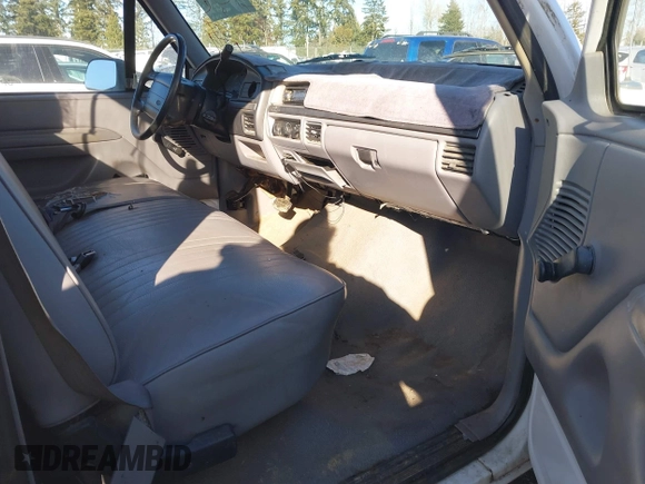 1995 Ford F-150 with VIN 1FTDF15Y9SNA78612, listed as a IAAI auction lot 41563310 with 209,753 mi miles. Bid and sale history available at carsss.com. Image 5.