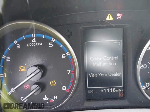 2018 Toyota RAV4 XLE with VIN 2T3RFREV6JW734993, listed as a IAAI auction lot 41790232 with 61,118 mi miles. Bid and sale history available at carsss.com. Image 14.