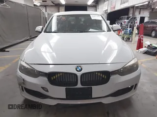 2013 BMW 3 Series 328i z VIN WBA3A5G5XDNP25779, wystawiony jako IAAI lot #42677403 z przebiegiem 93 020 mil mil oraz . Historia ofert i sprzedaży dostępna na DreamBid. Obrazek 12.