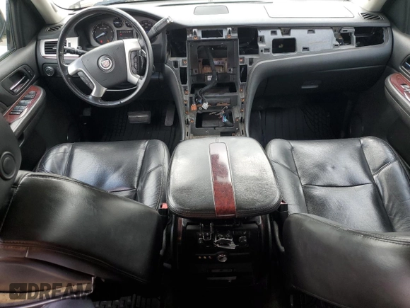 2008 Cadillac Escalade z VIN 1GYFK63878R205065, wystawiony jako Copart lot #56171965 z przebiegiem Nie podano mil oraz Szkoda całkowita • Salvage title. Historia ofert i sprzedaży dostępna na DreamBid. Obrazek 8.