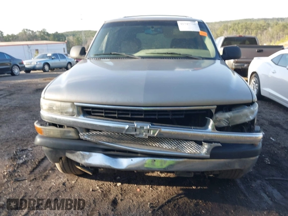 2002 Chevrolet Tahoe LT with VIN 1GNEC13Z92J176384, listed as a IAAI auction lot 41747731 with 190,439 mi miles. Bid and sale history available at carsss.com. Image 6.