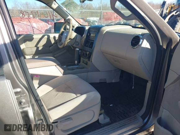 2007 Ford Explorer Sport Trac XLT z VIN 1FMEU51837UA07132, wystawiony jako IAAI lot #41681958 z przebiegiem 146 716 mil mil oraz . Historia ofert i sprzedaży dostępna na DreamBid. Obrazek 5.