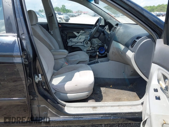 2007 Kia Spectra EX with VIN KNAFE121175472953, listed as a IAAI auction lot 42145766 with Not Provided miles. Bid and sale history available at carsss.com. Image 5.