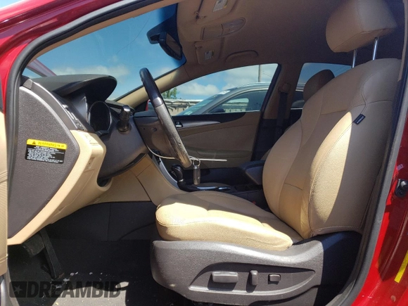 2012 Hyundai Sonata Hybrid z VIN KMHEC4A44CA039593, wystawiony jako Copart lot #55979085 z przebiegiem 128 168 mil mil oraz Czysty tytuł • Clean title. Historia ofert i sprzedaży dostępna na DreamBid. Obrazek 7.