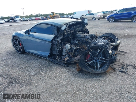 2021 Audi R8 z VIN WUAKBAFX5M7900468, wystawiony jako IAAI lot #41214857 z przebiegiem Nie podano mil oraz . Historia ofert i sprzedaży dostępna na DreamBid. Obrazek 3.